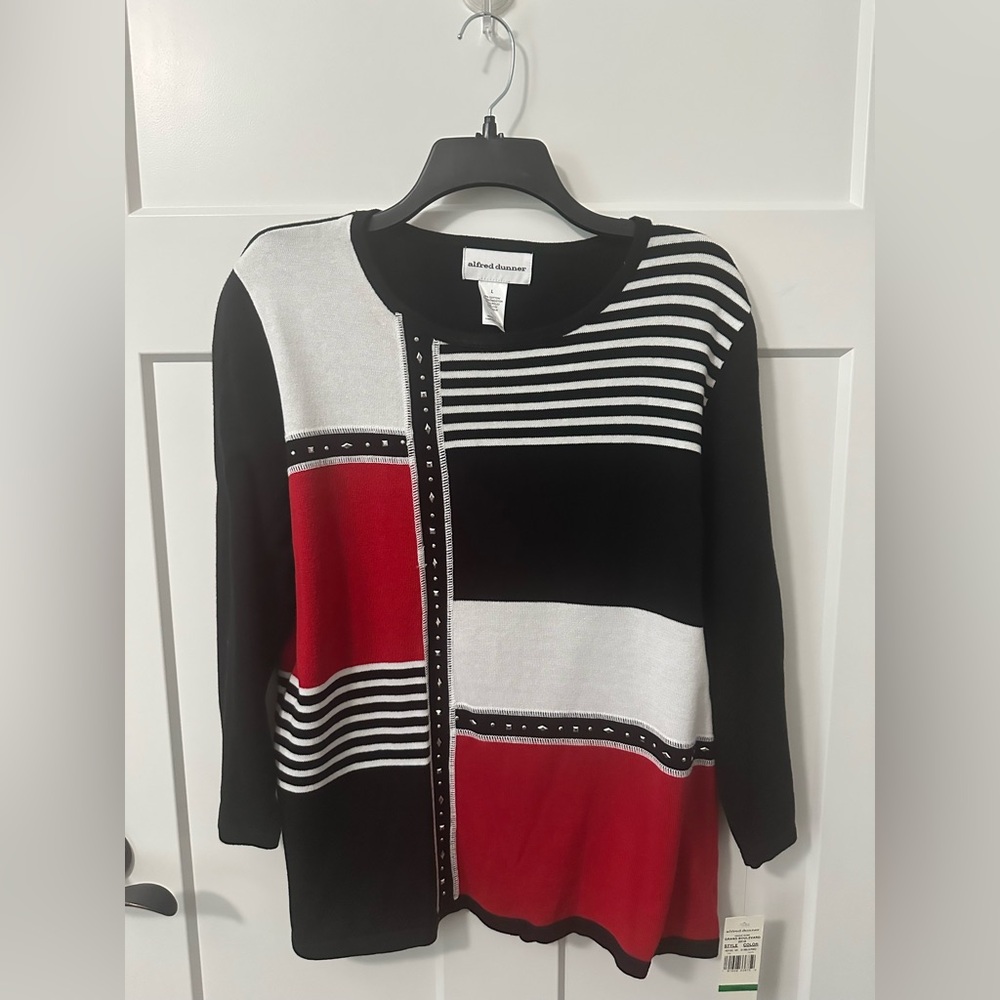 Alfred Dunner Black, Red, and White Long Sleeve Top